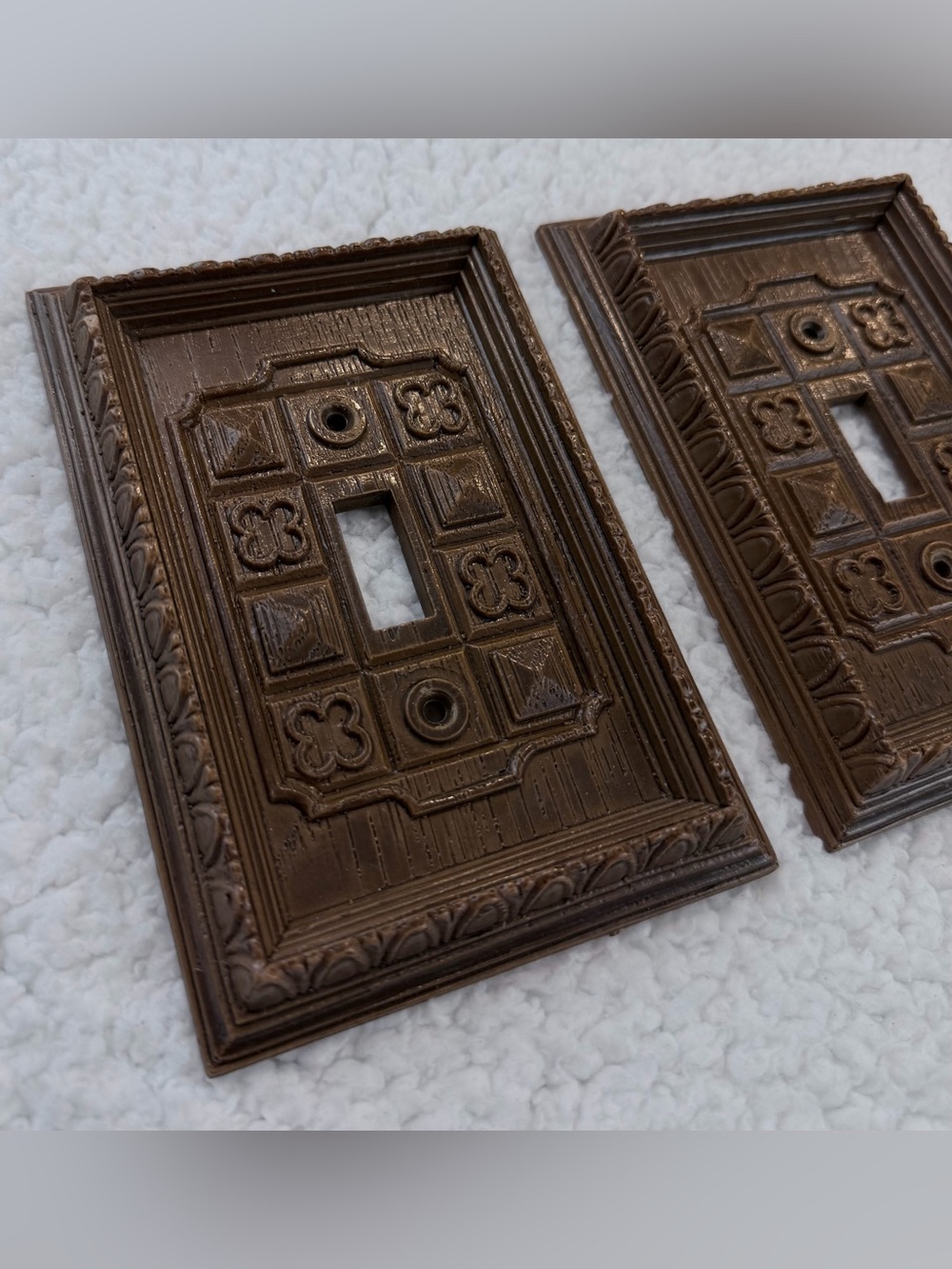 (VTG) AMERTAC • 2-Piece Brown Faux Wood Decorative Light Switch Cover Plates, OS - Picture 5 of 13
